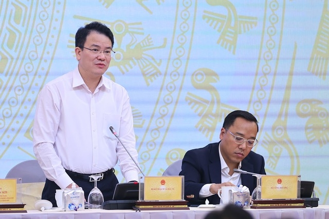 Thứ trưởng Bộ KH&amp;ĐT Trần Quốc Phương phát biểu tại buổi họp báo Chính phủ thường kỳ tháng 10/2024 (Ảnh: VGP)