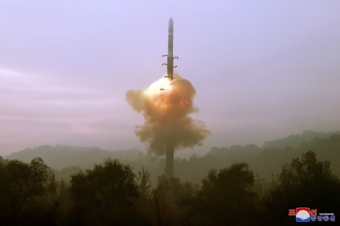Vụ phóng tên lửa Hwasong-19 ngày 31/10 của Triều Tiên.Ảnh: KCNA