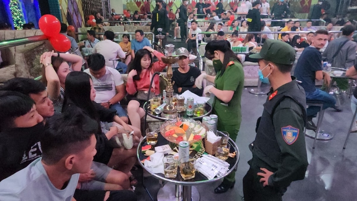 Gần 140 người dương tính với ma túy trong một quán bar ở Kiên Giang