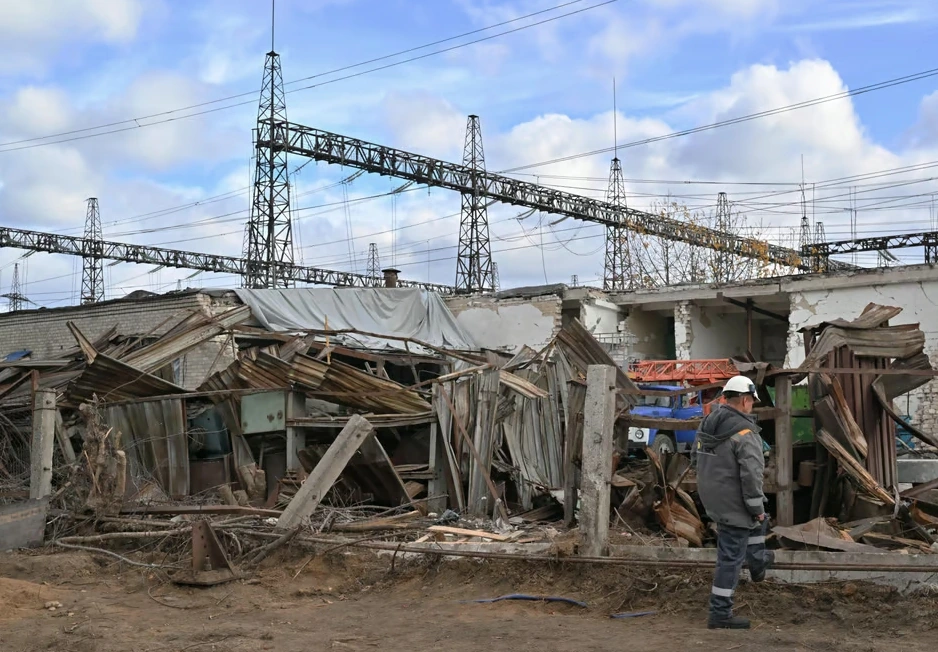 Một cơ sở năng lượng của Ukraine bị Nga tấn công. Ảnh: Getty