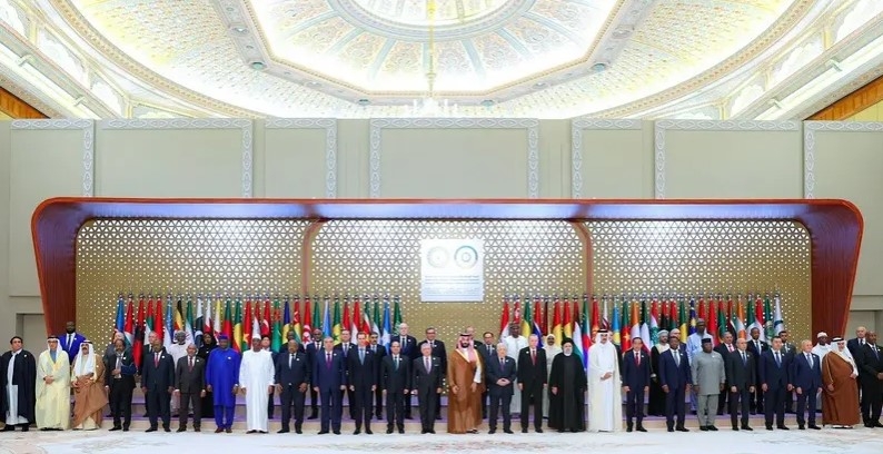 Các nhà lãnh đạo Arab và Hồi giáo tại Hội nghị thượng đỉnh diễn ra ngày 11/11/2023 tại Saudi Arabia. (Ảnh: Reuters)