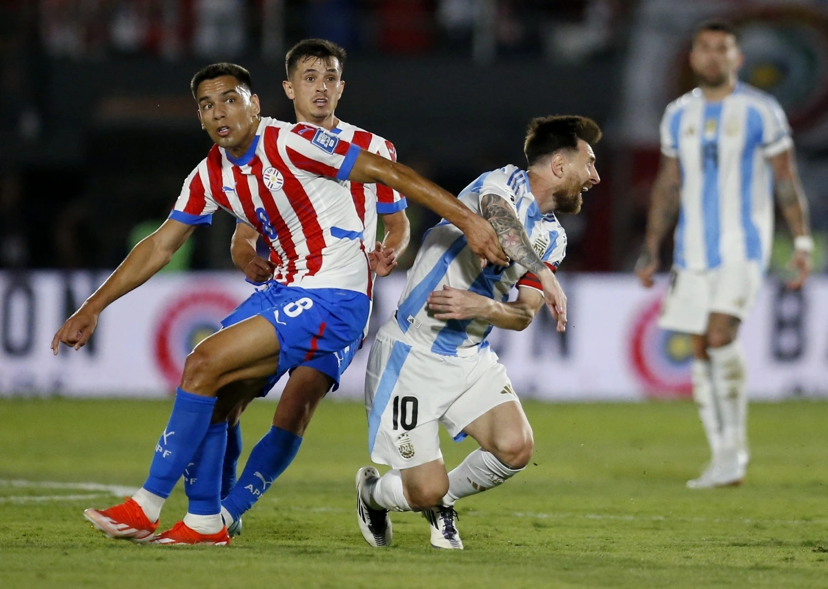 Argentina thất thủ 1-2 trước Paraguay, (Ảnh: Reuters).
