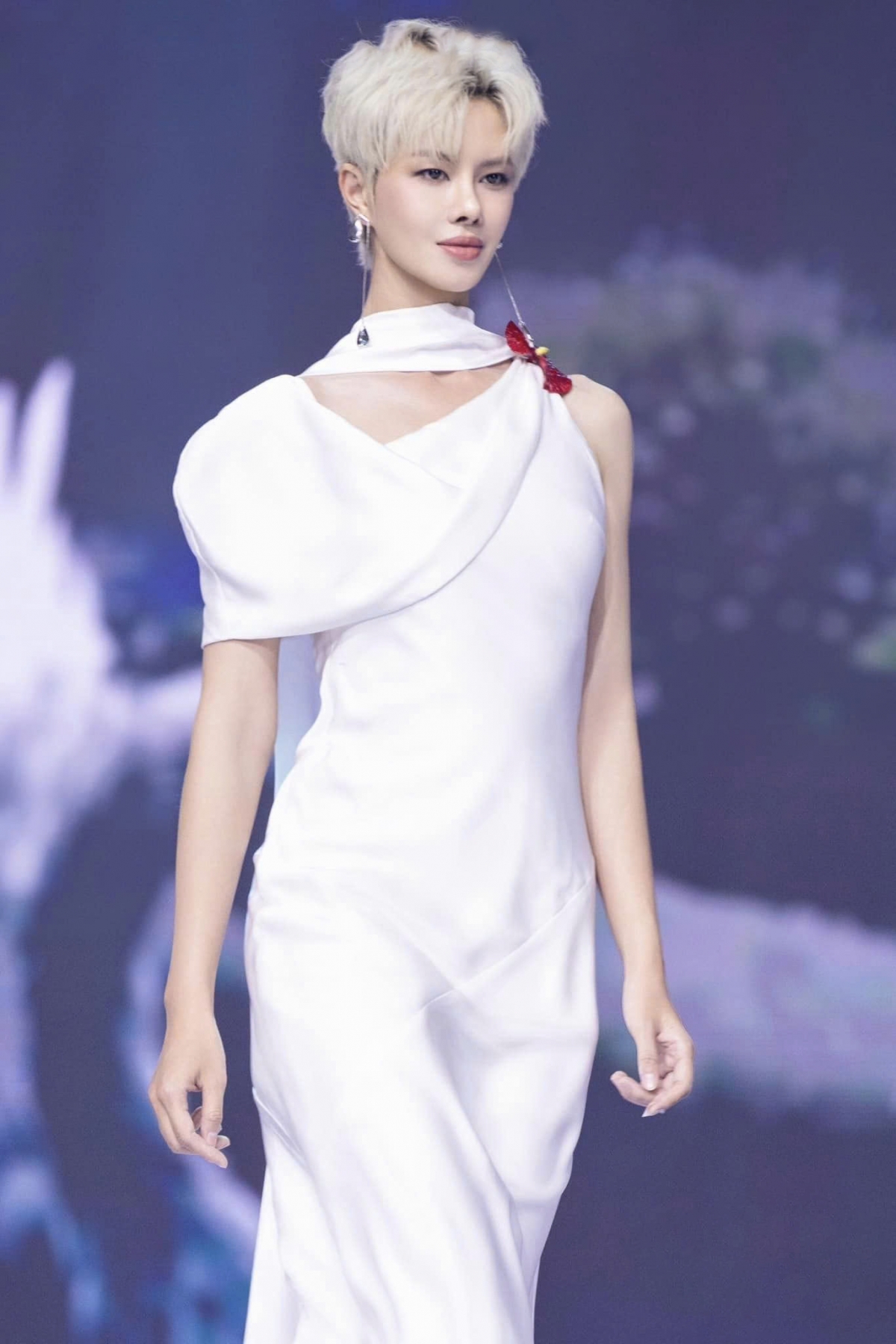 Siêu mẫu Hà Kino