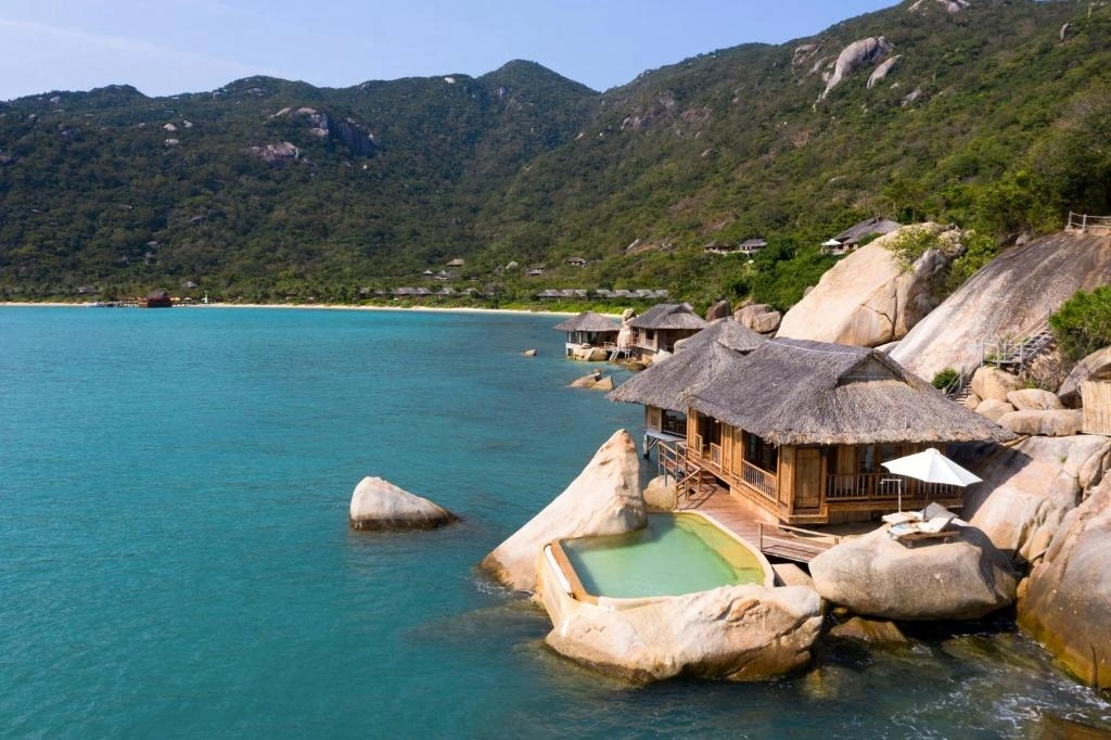 Six Senses Ninh Van Bay brings home Asia's Leading Family Beach Resort 2024 
(Photo: Internet)