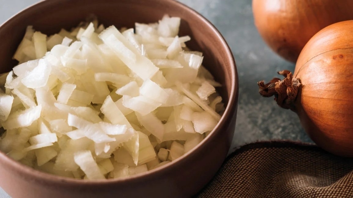 Hành tây tốt cho sức khỏe tim mạch nhưng không phải ai cũng biết. Ảnh: Healthline