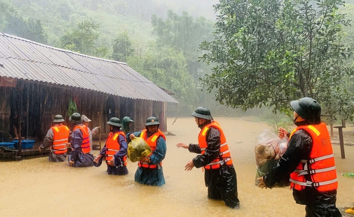 Dự báo miền Trung sắp đón đợt mưa lớn diện rộng, nguy cơ tái diễn ngập lụt