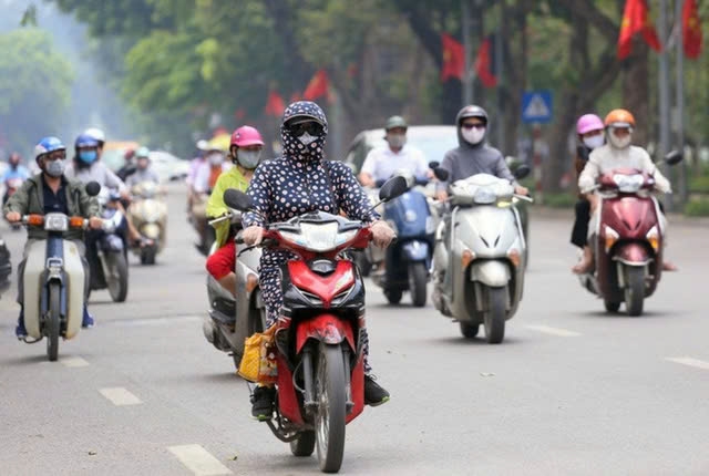 Thủ đô Hà Nội không mưa, ngày nắng