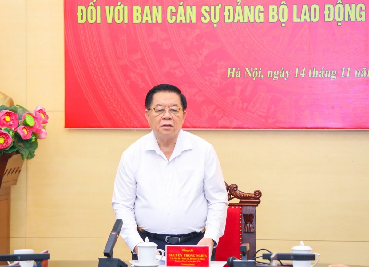 Ông Nguyễn Trọng Nghĩa, Ủy viên Bộ Chính trị, Bí thư Trung ương Đảng, Trưởng Ban Tuyên giáo Trung ương tại hội nghị