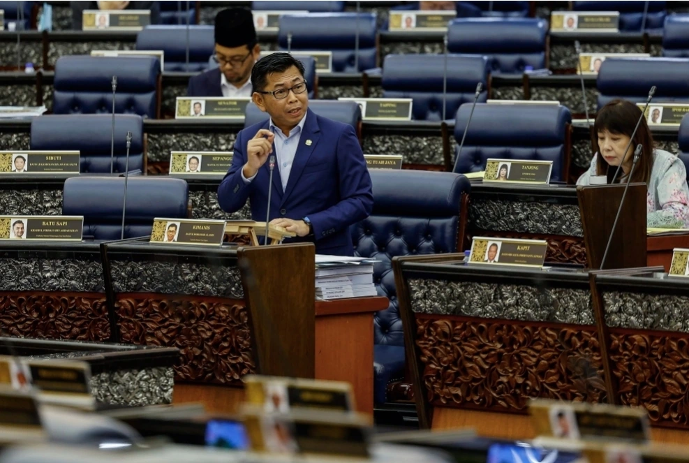 Thứ trưởng Ngoại giao Malaysia Mohamad Alamin phát biểu tại Hạ viện về các đạo luật mới của Philippines (Nguồn: Bernama)