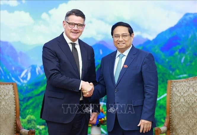 Thủ tướng Phạm Minh Chính tiếp Thủ hiến bang Hessen (Đức) Boris Rhein. (Ảnh: TTXVN)
