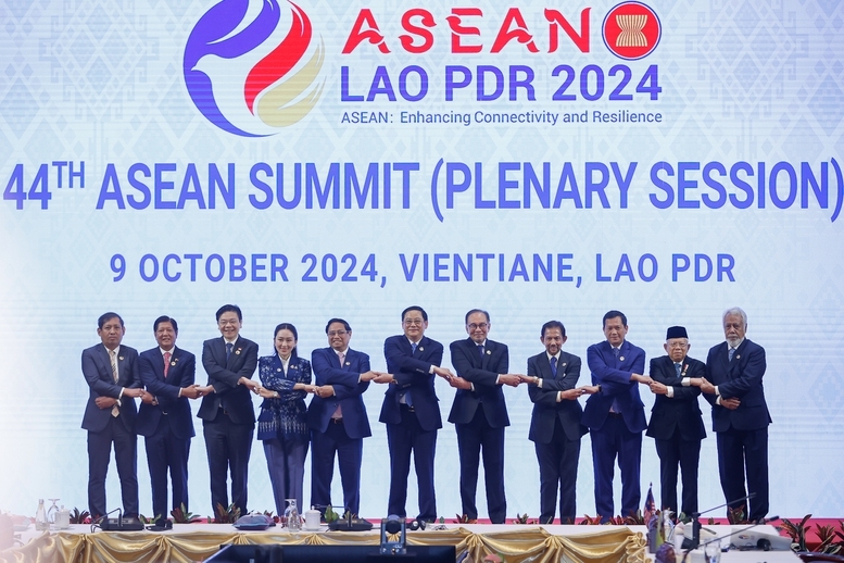 Thủ tướng Phạm Minh Chính cùng lãnh đạo các nước tham dự Hội nghị Cấp cao ASEAN. 
