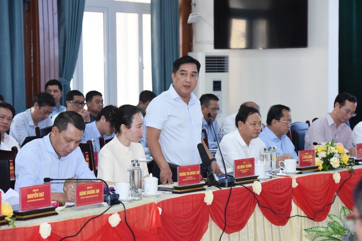 Đại diện nhà đầu tư ông Hồ Minh Hoàng đã kiến nghị nhiều vấn đề với các bộ ngành và Thủ tướng Chính phủ