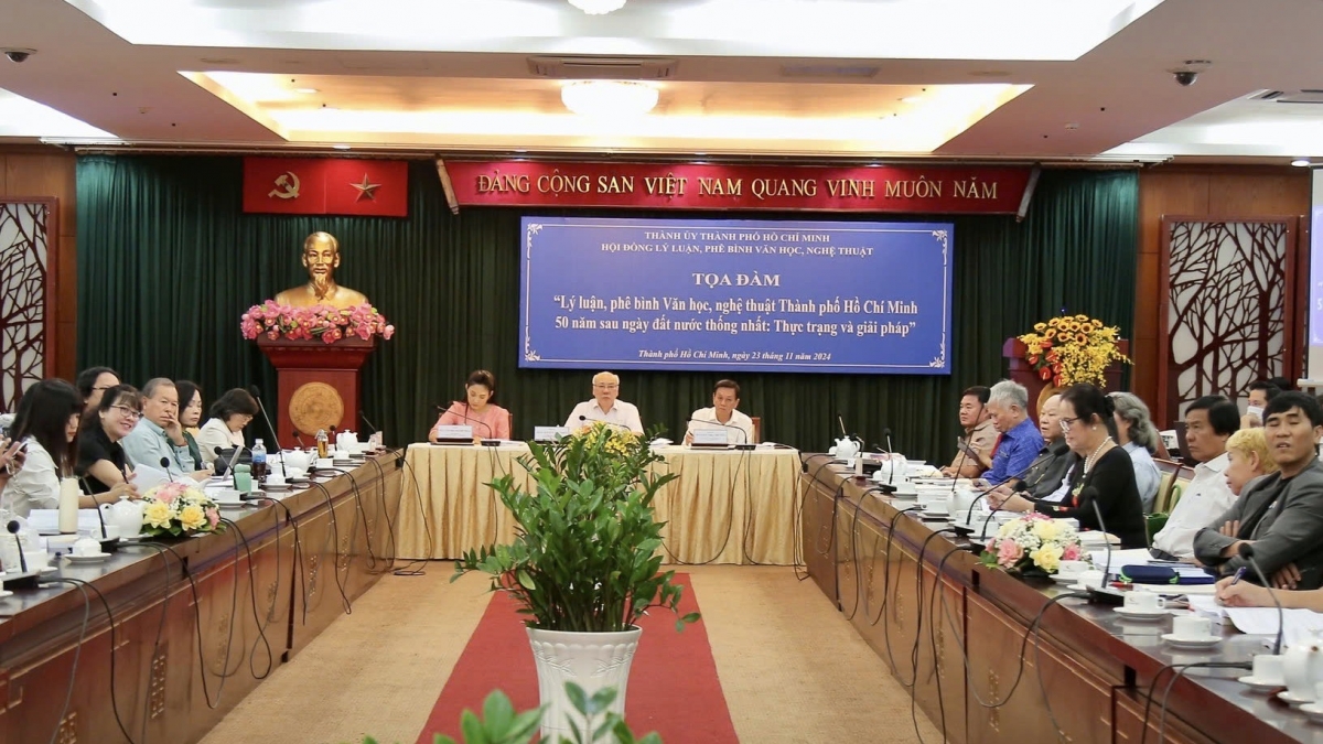 Toạ đàm “Lý luận, phê bình Văn học, nghệ thuật TP.HCM 50 năm sau ngày đất nước thống nhất 