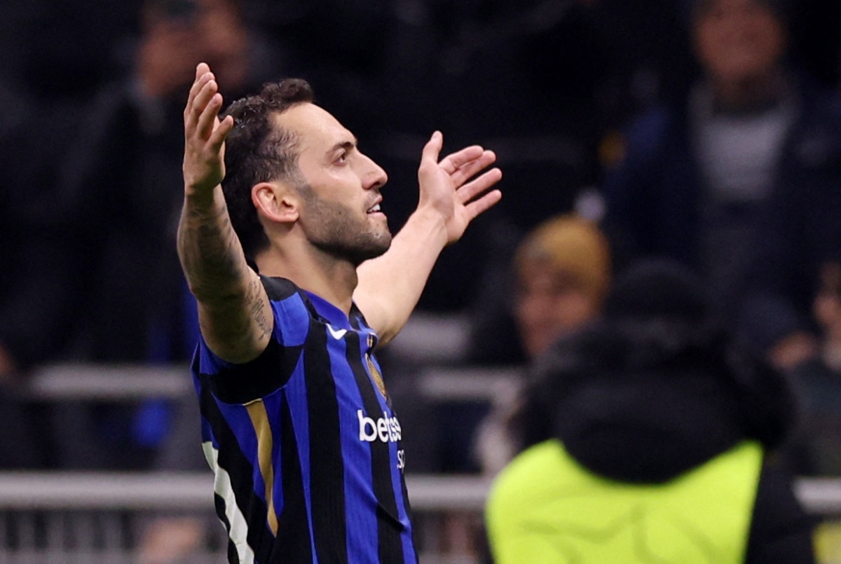 Calhanoglu ghi bàn duy nhất của trận đấu Inter vs Arsenal. (Ảnh: Reuters). 