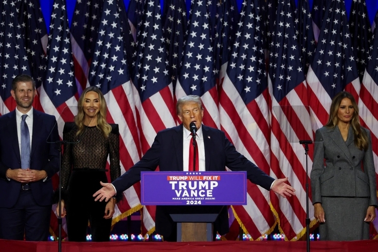 Ông Donald Trump đã có bài diễn văn mững chiến thắng trước người ủng hộ tại Palm Beach, bang Florida. Ảnh: Reuters