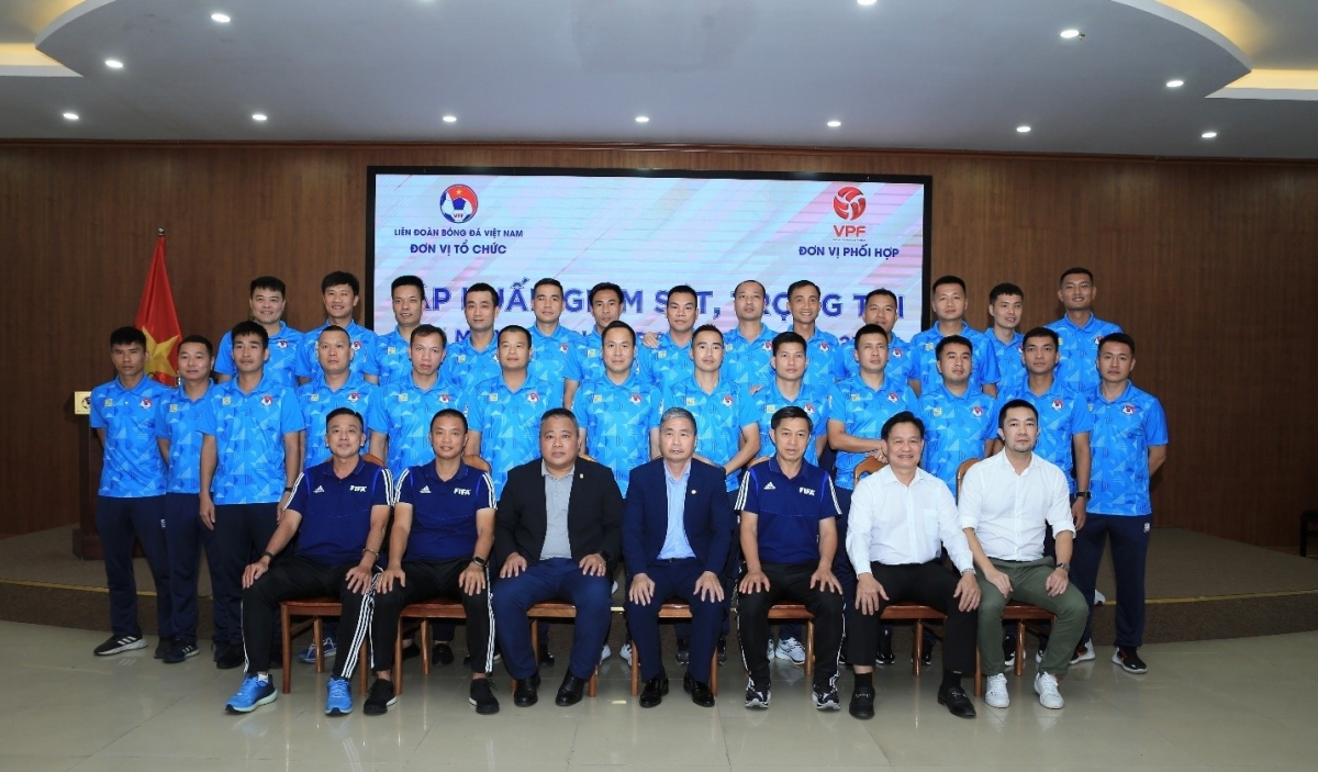 Tập huấn Trọng tài giữa mùa giải các giải Bóng đá chuyên nghiệp quốc gia 2024.