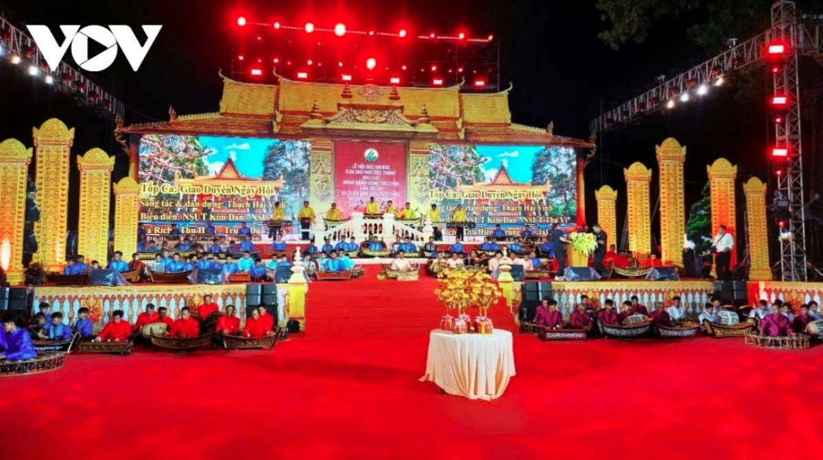 This comes after Soc Trang province holds a large-scale Khmer five-tone musical performance on November 11 with the aim of securing a Vietnamese record and promoting the Khmer community's rich cultural heritage by bringing this traditional folk art to a wider audience.