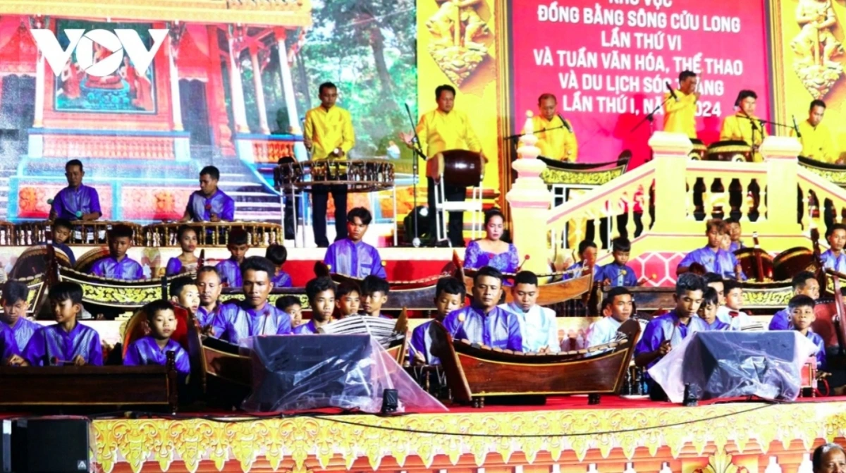 The performance features 20 five-tone musical ensembles and draws the participation of 200 artists and musicians.
