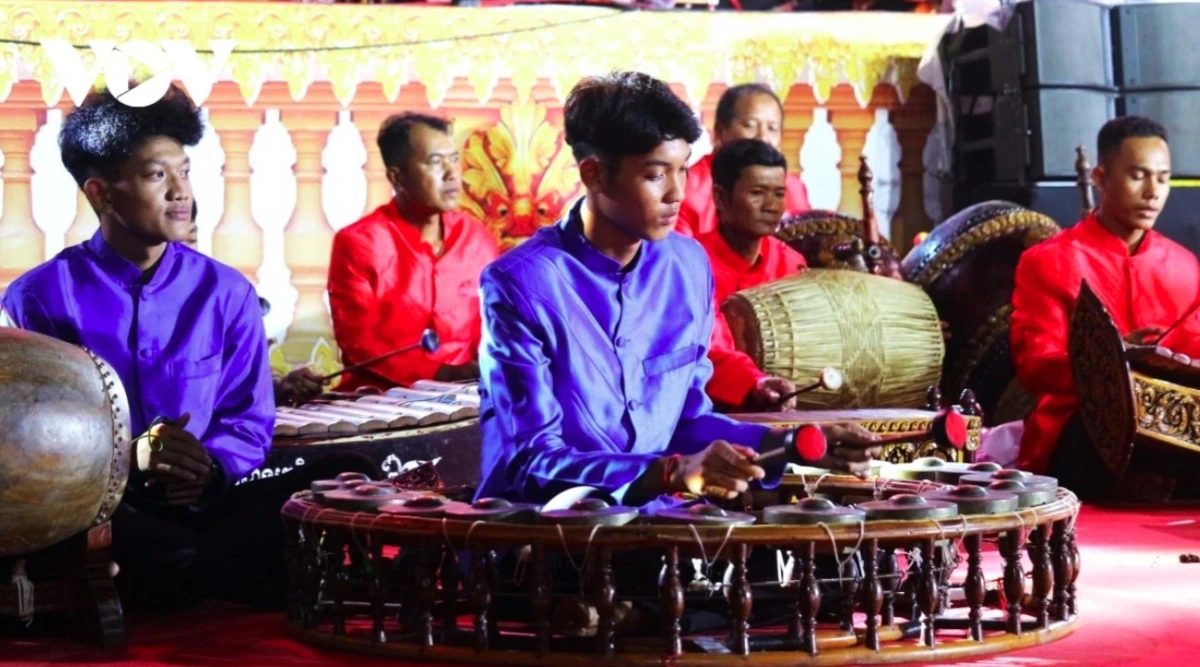This genre of music is a popular and long-standing traditional musical genre of the Khmer people who reside in the southern region.