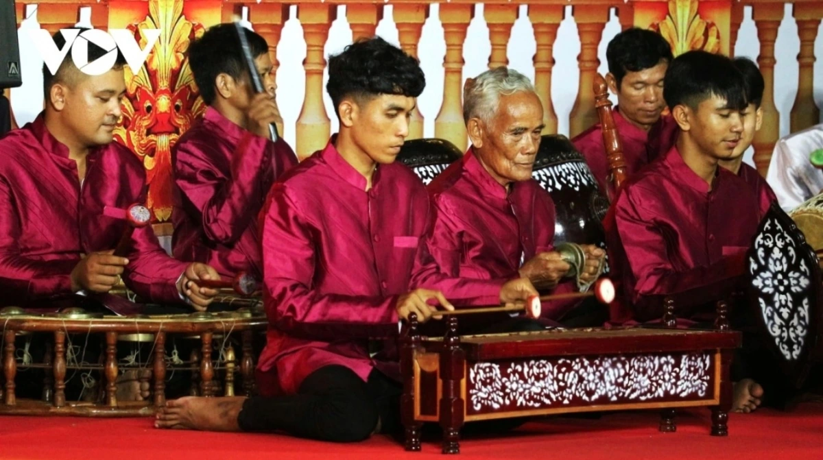 The five-tone musical ensemble is an orchestra composed of five tones of musical instruments from five different materials, all of which serve to create five distinct timbres.