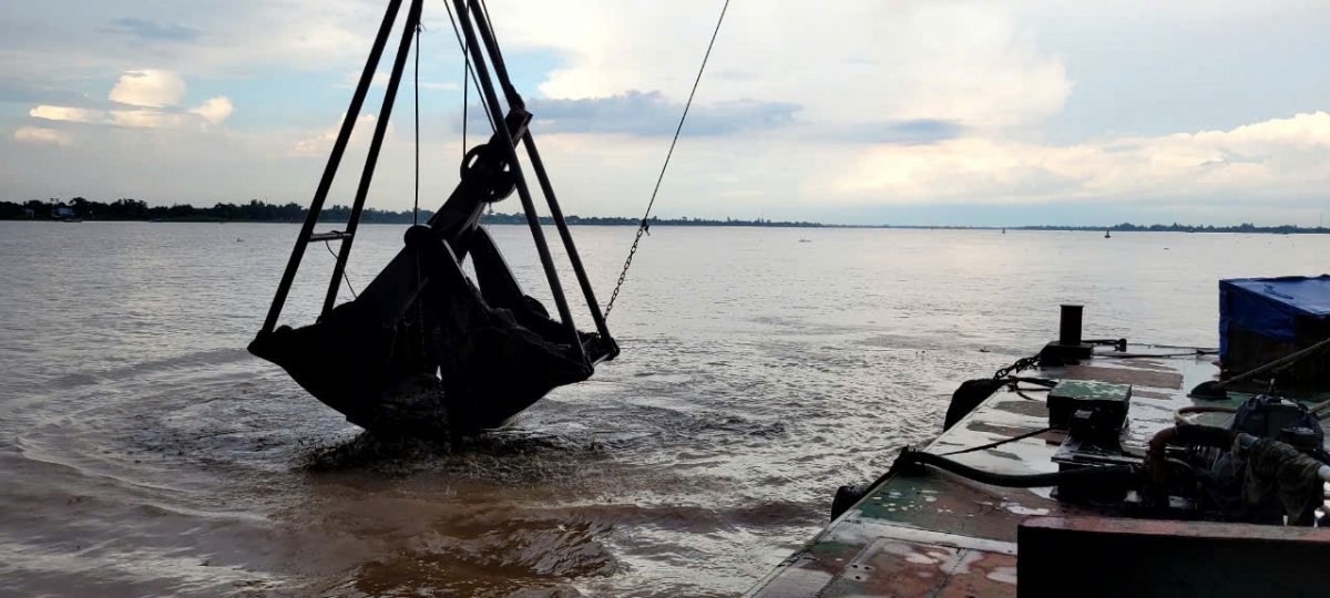Nạo vét lòng sông mà chưa đủ hồ sơ, không có sự giám sát của cơ quan chức năng là sai quy định 