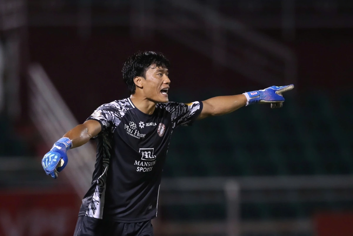 Bùi Tiến Dũng lần đầu được ra sân ở V-League 2024/2025.