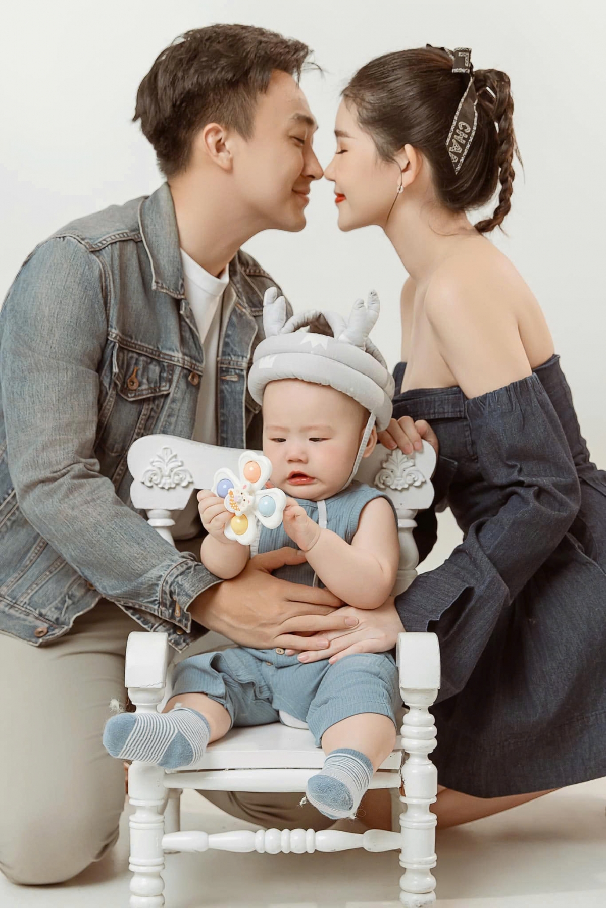 Sau khi lập gia đình, Lê Âu Ngân Anh được khen ngợi xinh đẹp và mặn mà hơn, sự nghiệp lẫn cuộc sống đều có những bước thăng tiến đáng ngưỡng mộ.