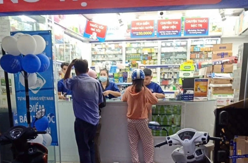 Trước đó, nam tài xế đã có biểu hiện đau đầu nên đã đi mua thuốc uống.
