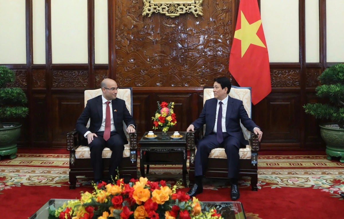 Chủ tịch nước Lương Cường tiếp Đại sứ Algeria Sofiane Chaib đến chào từ biệt