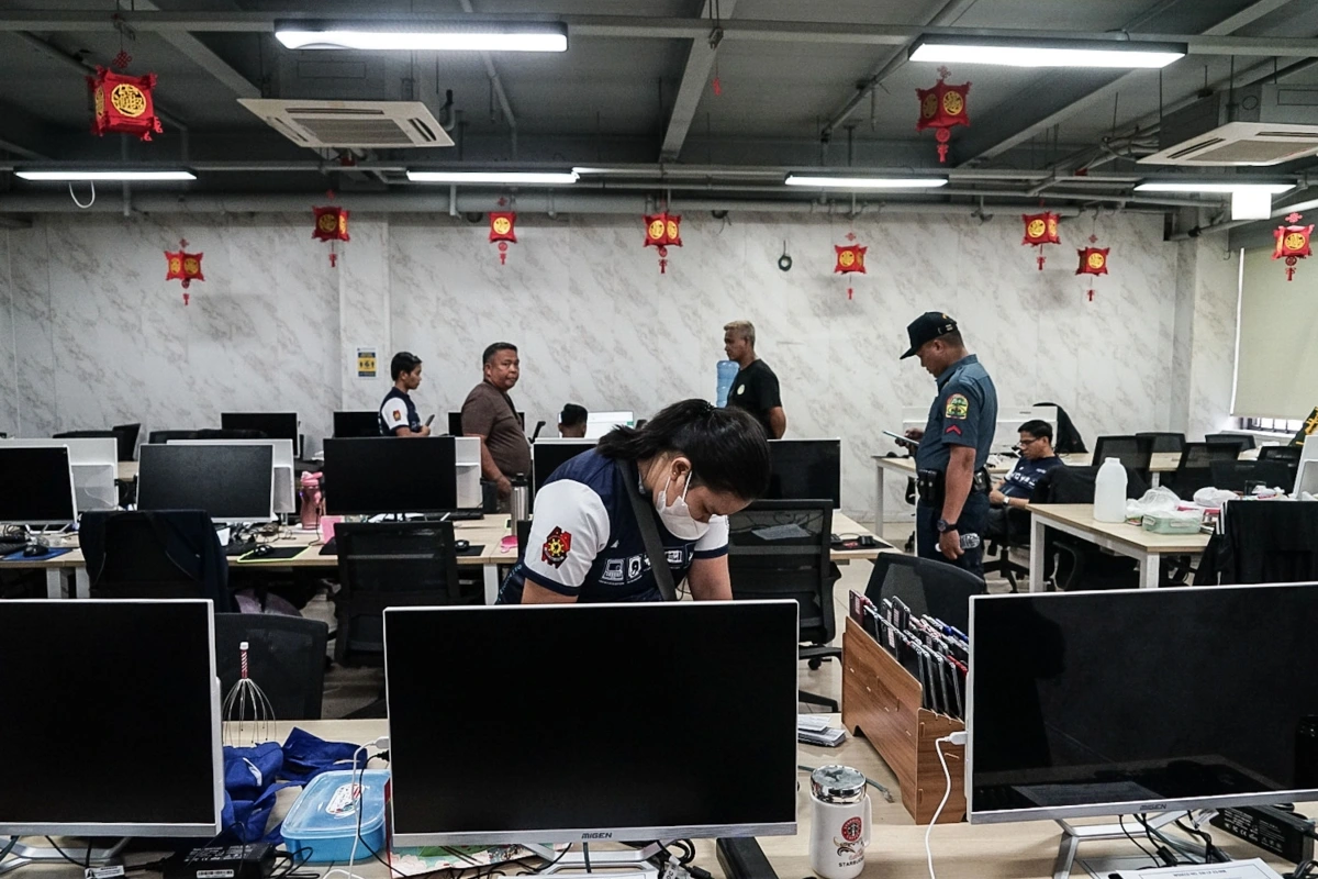 Một trong các địa điểm POGO trong đợt truy quét của Nhóm chống tội phạm mạng Philippines. Nguồn: ABS-CBN