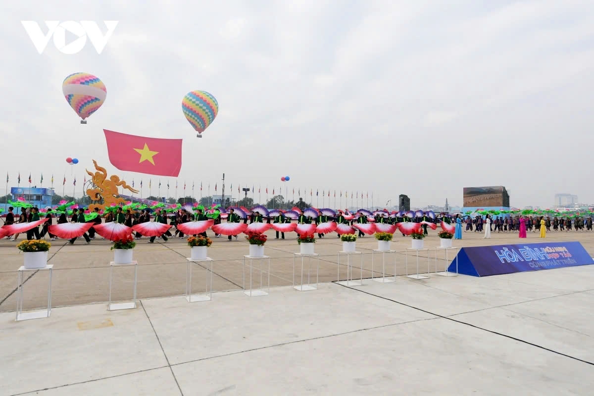 The opening ceremony of the expo themed Peace – Friendship - Cooperation for Mutual Development will feature a performance by 2,000 officers and soldiers of the Vietnam People’s Army, and will last for approximately an hour.