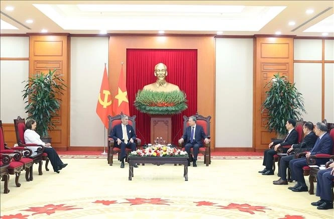 Tổng Bí thư Miguel Mejia cho biết Đảng Phong trào Cánh tả Thống nhất cùng các chính đảng khác và Chính phủ Dominicana rất coi trọng, đánh giá cao vị trí, vai trò của Việt Nam trên trường quốc tế (Ảnh: TTXVN)