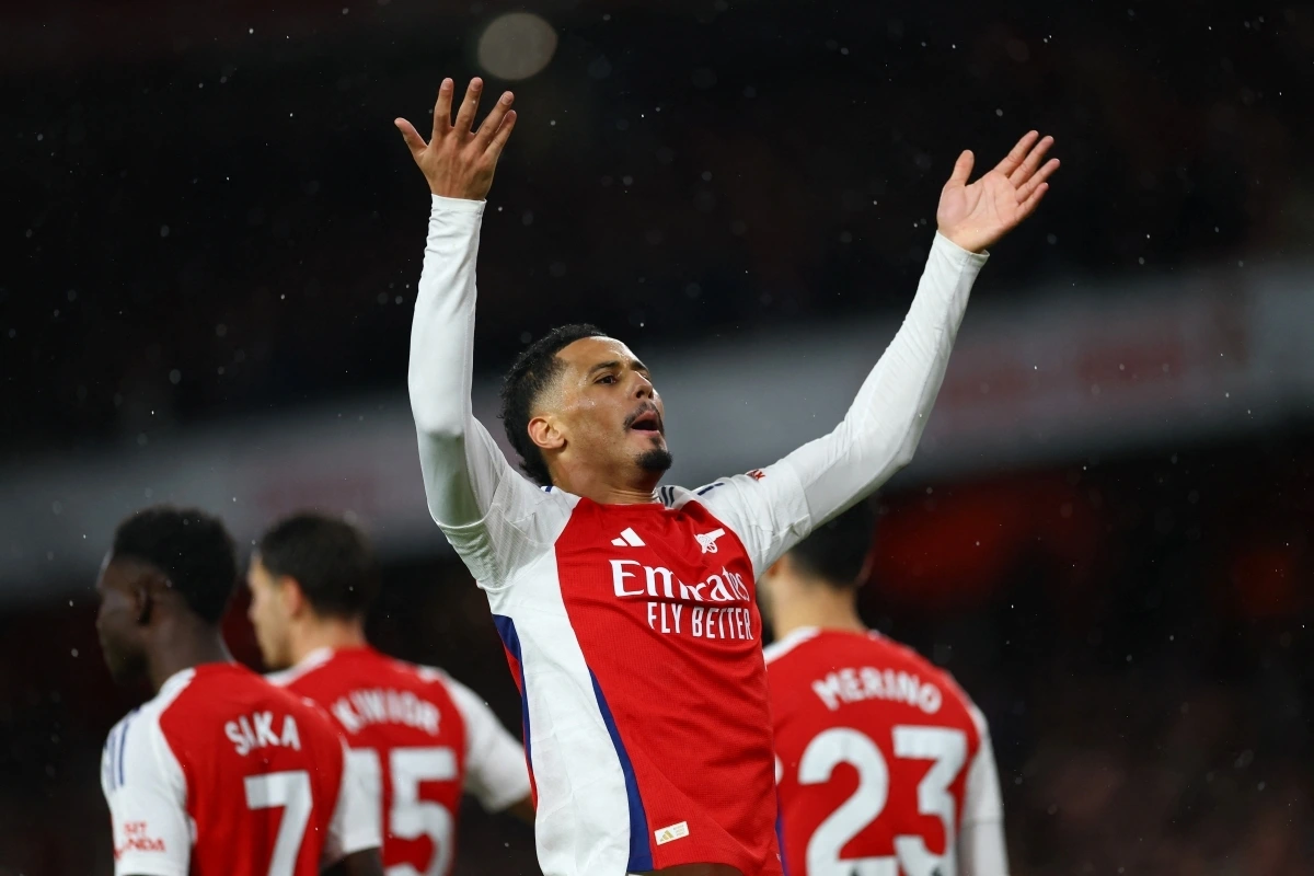 Arsenal đánh bại MU nhờ những tình huống cố định (Ảnh: Reuters).