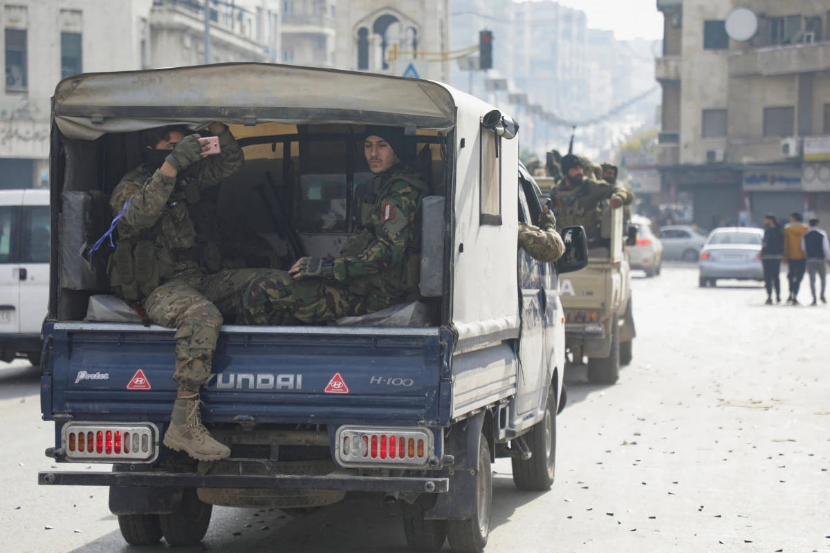 Lực lượng nổi dậy chiếm Hama ở Syria. Ảnh: Reuters