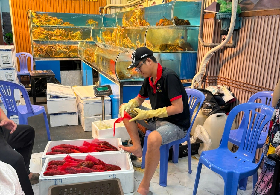 Đóng gói chỉnh chu từng loại hải sản