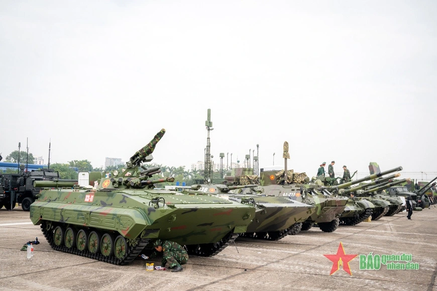 These are XCB-01 Infantry Fighting Vehicles developed and manufactured by Vietnam, marking a key step in the country’s defense industry self-reliance.