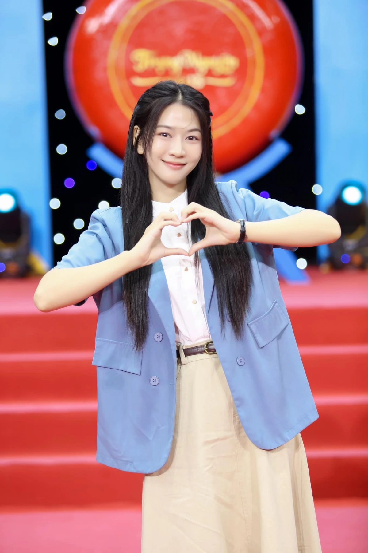 Lê Xuân Anh (Lê Bống) góp mặt trong đề cử Diễn viên nữ ấn tượng tại VTV Awards 2024. Trong năm 2024, Lê Xuân Anh gây ấn tượng khi tham gia bộ phim "Lỡ hẹn với ngày xanh" với vai Duyên - một kiến trúc sư trẻ mới ra trường, đang nỗ lực tìm kiếm việc làm và khẳng định bản thân. Diễn xuất của cô được đánh giá tự nhiên và đầy cảm xúc. Trước khi được biết đến với vai trò diễn viên, Lê Bống nổi tiếng lên nhờ các video trên mạng xã hội với phong cách trẻ trung, gây chú ý với ngoại hình xinh đẹp, vóc dáng cân đối.