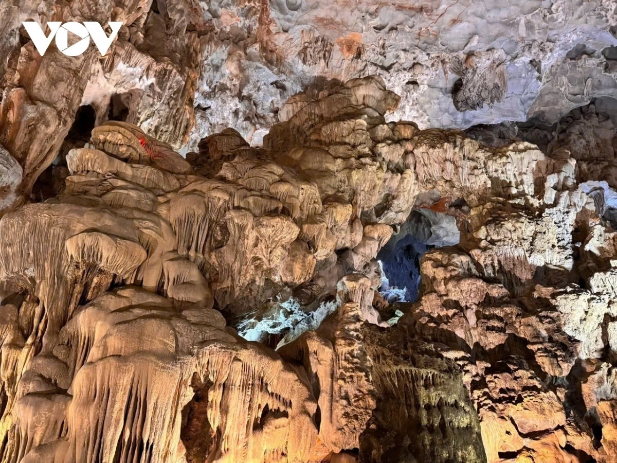 Entering the cave, visitors are awestruck by the mesmerizing and delicate beauty of the stalactite clusters, resulting from natural formations over millions of years.