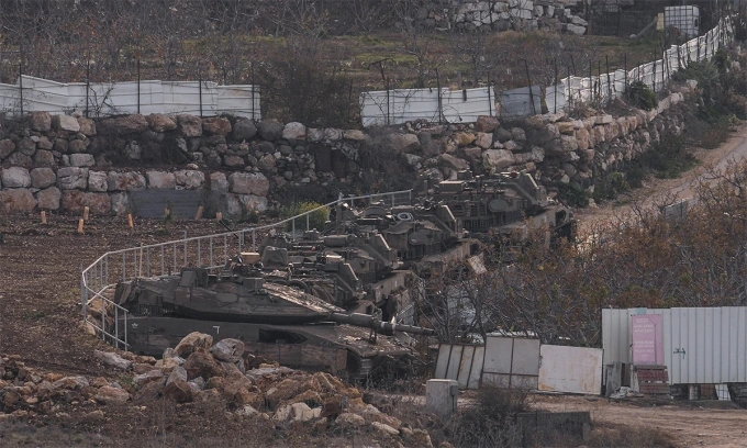 Xe tăng Israel tại vị trí trên Cao nguyên Golan ngày 8/12. Ảnh: IDF