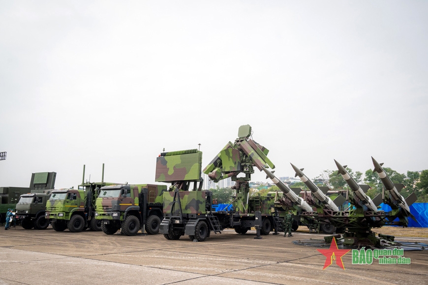 These are Air Defence and Radar systems, featuring air defense vehicles and radars developed by Viettel, a military-run Vietnamese telecommunications and technology company.