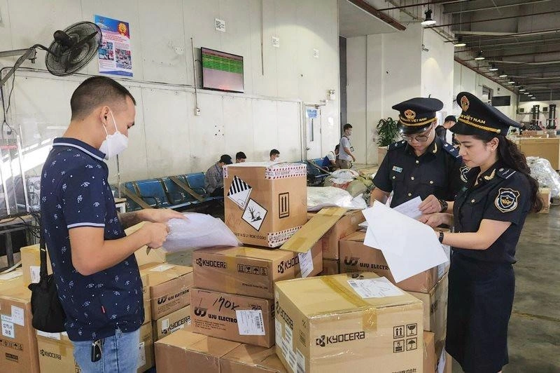 Tình hình buôn lậu, gian lận thương mại tiếp tục diễn biến phức tạp (Ảnh minh họa: KT)