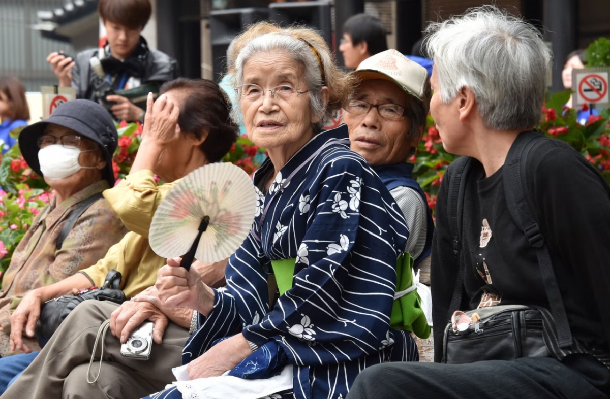 Châu Á đối mặt với thách thức "già hoá dân số". Ảnh: The Independent