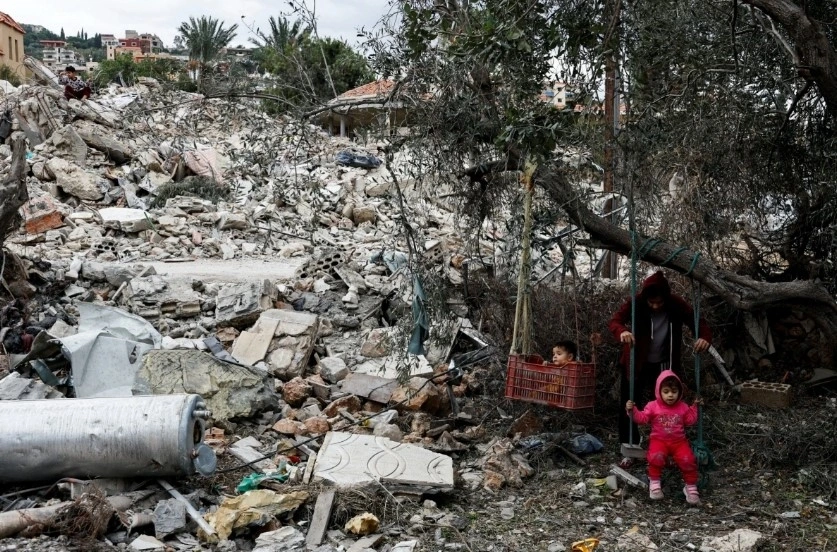 Một khu vực miền Nam Lebanon bị phá hủy do các cuộc đụng độ. Nguồn: Reuters