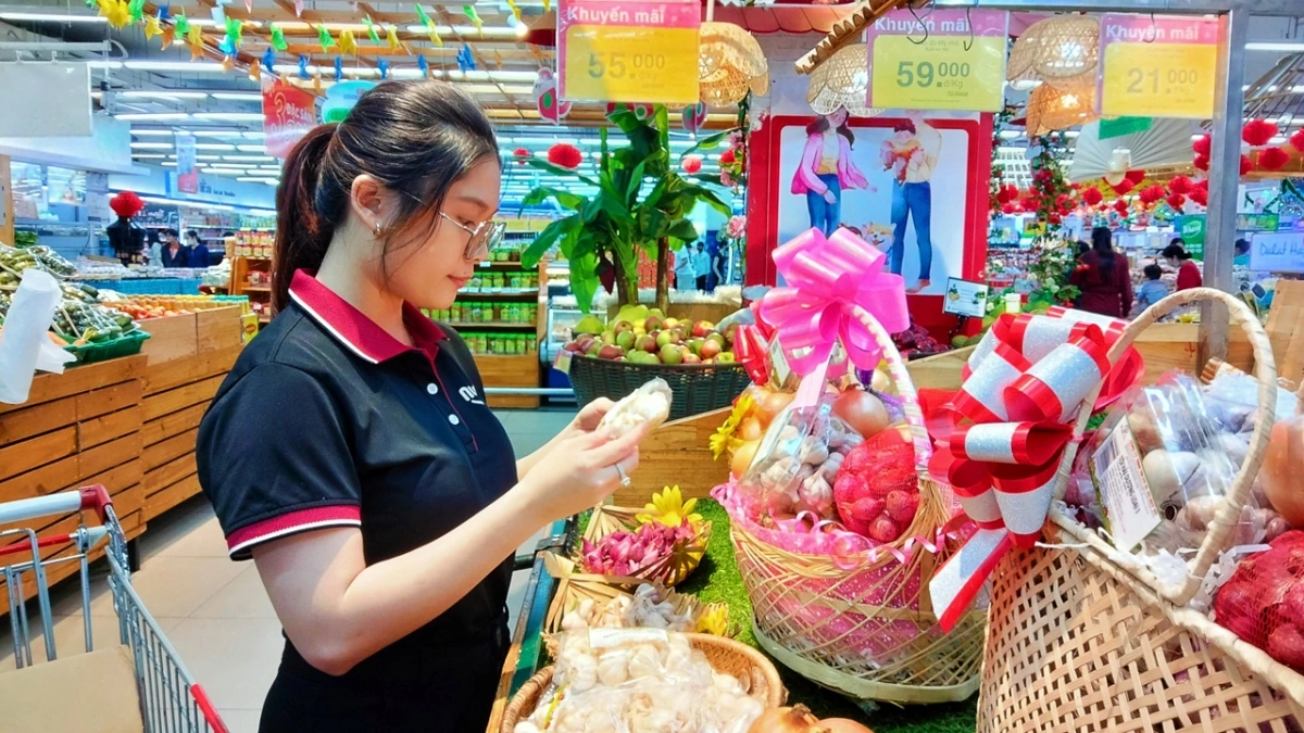 Giỏ quà rau củ độc quyền của nhà Co.op, giá chỉ từ 31.500 đồng