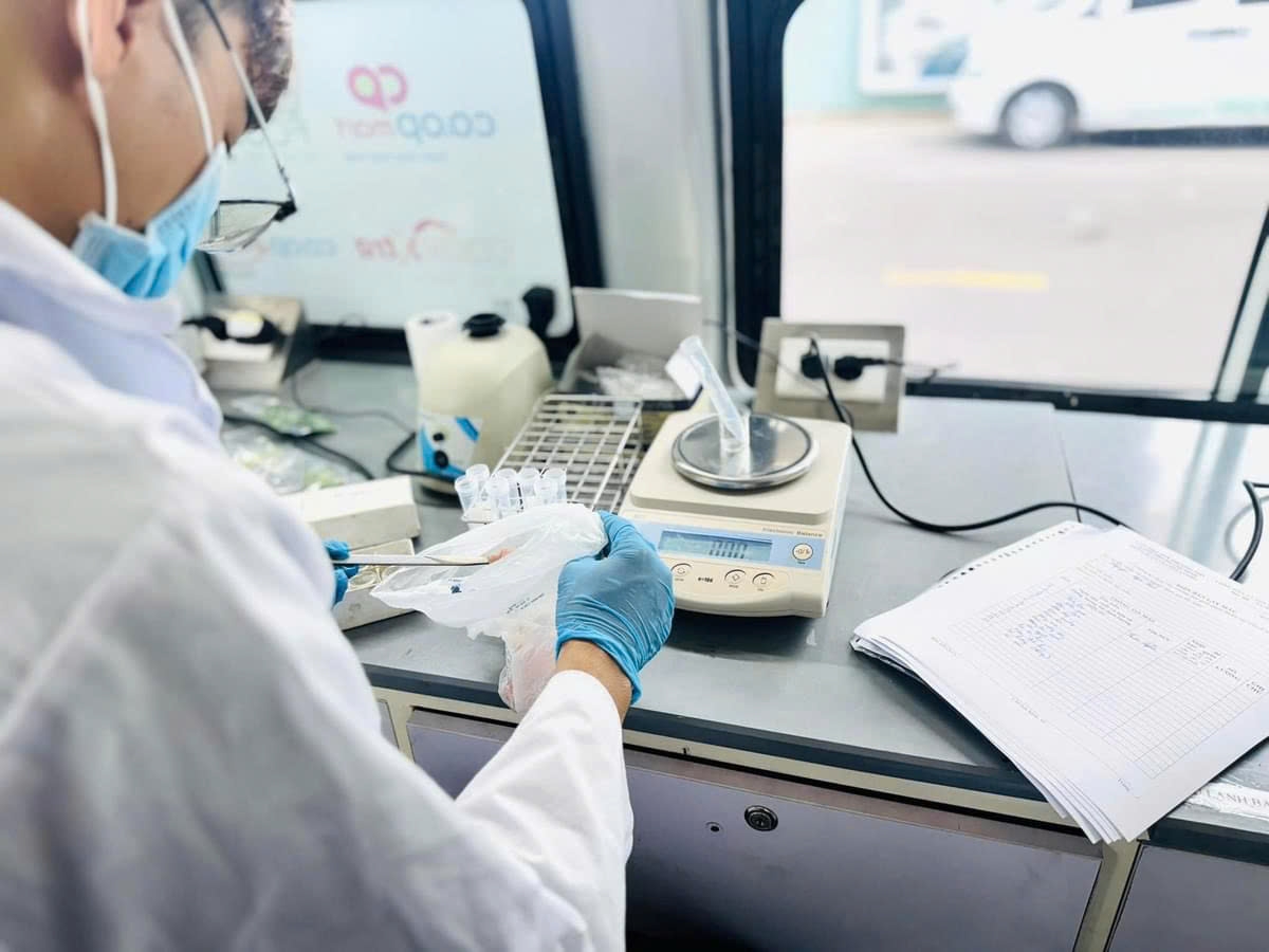 Saigon Co.op kiểm tra nghiêm ngặt đầu vào thực phẩm tươi sống, đảm bảo hàng hóa chất lượng đến tay người tiêu dùng