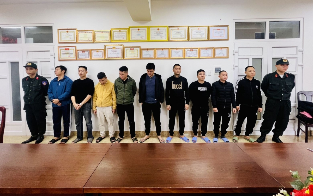 Công an Thừa Thiên Huế bắt 9 đối tượng trong đường dây cá cược qua mạng