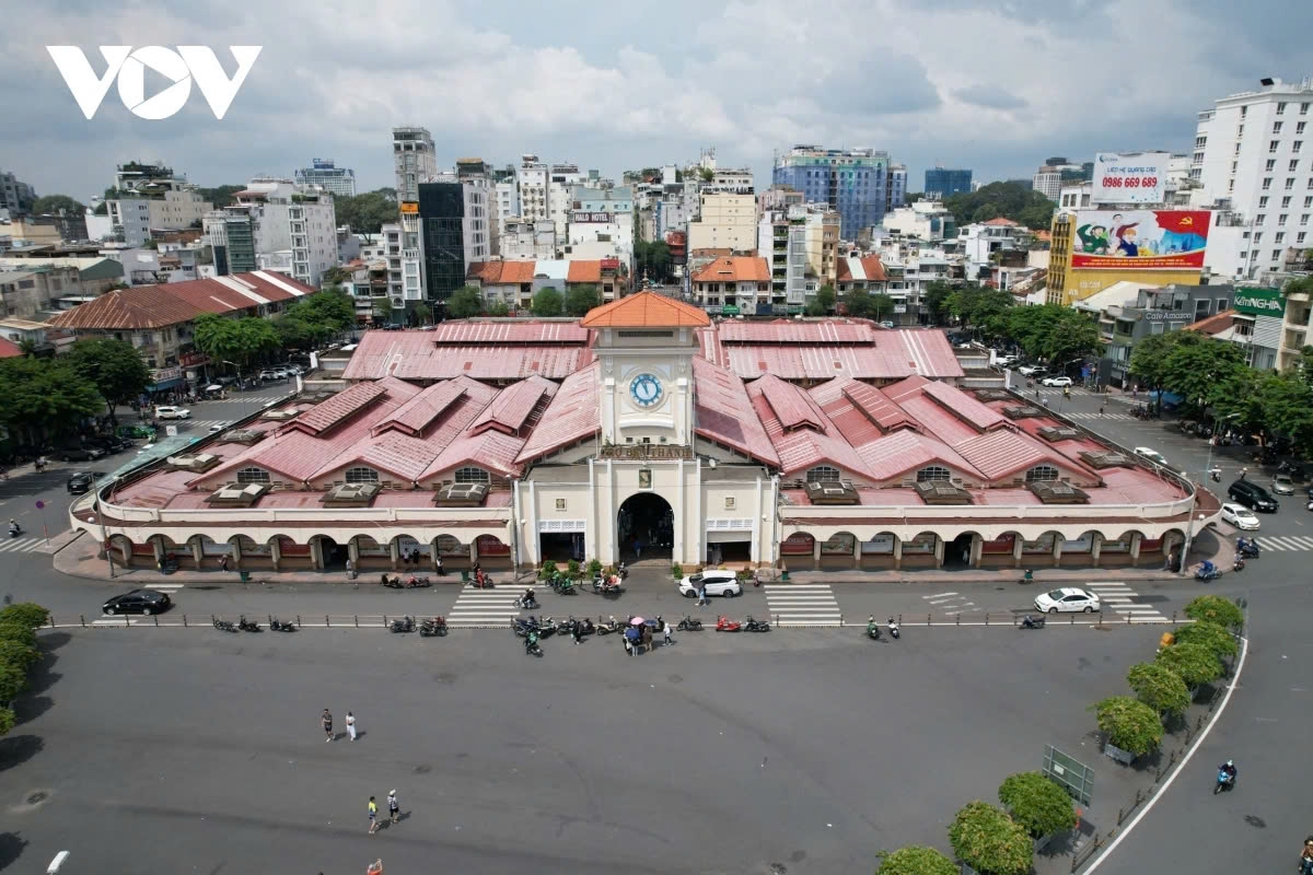 Ho Chi Minh City will renovate the area in front of Ben Thanh Market in the city centre, transforming it into a large square similar to New York’s Times Square.