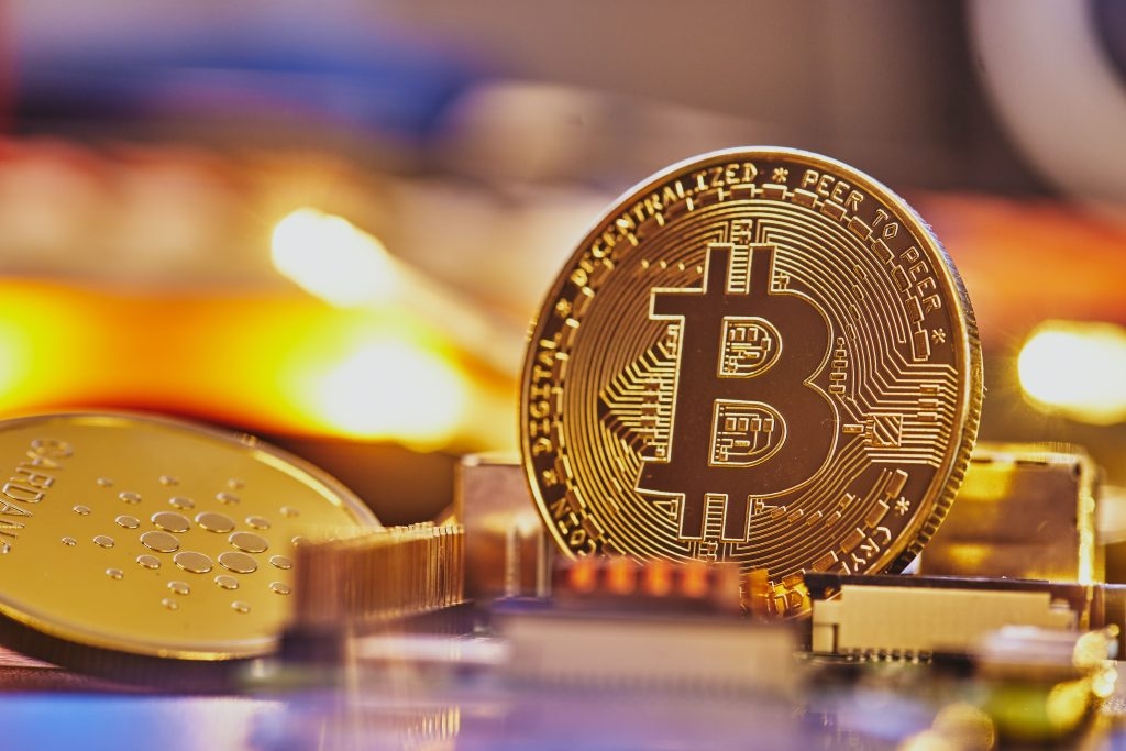 Giá Bitcoin tăng vọt lên mức cao kỷ lục mới (Ảnh minh họa: KT)