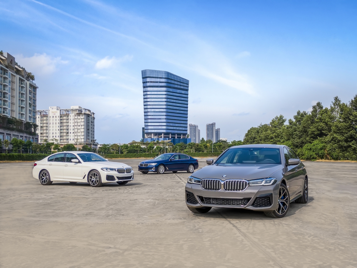 bmw_530i_m_sport_duoc_uu_dai_gan_300_trieu_dong.jpg