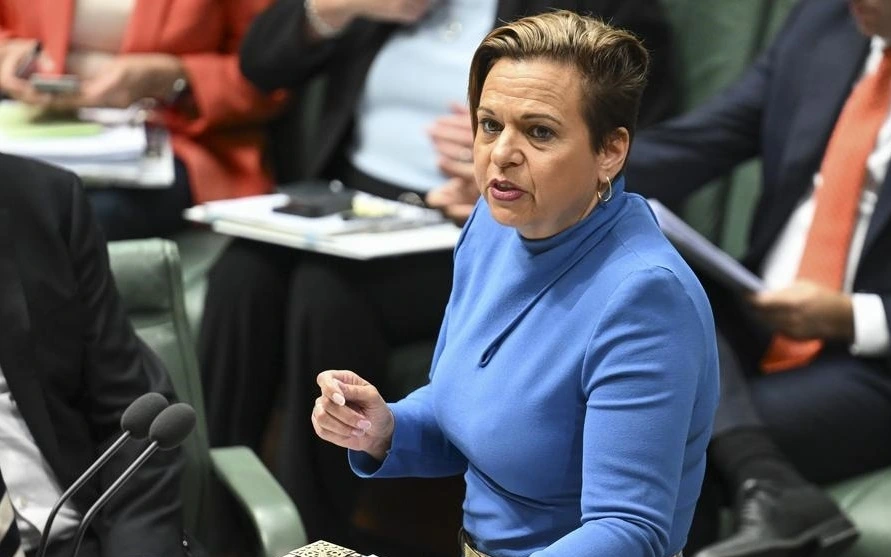 Bộ trưởng Truyền thông Australia Michelle Rowland
